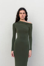 Cargar imagen en el visor de la galería, VESTIDO CAQUI ASIMETRICO MIDI