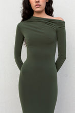 Cargar imagen en el visor de la galería, VESTIDO CAQUI ASIMETRICO MIDI