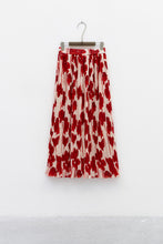 Cargar imagen en el visor de la galería, THE PLEATED PRINTED SKIRT