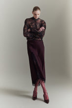 Cargar imagen en el visor de la galería, BURGUNDY LACE SKIRT
