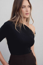 Cargar imagen en el visor de la galería, TOP ASIMÉTRICO APLIQUE