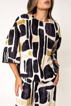 Cargar imagen en el visor de la galería, BLUSA ESTAMPADA