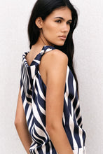 Load image into Gallery viewer, TOP ASIMÉTRICO RAYAS