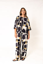 Cargar imagen en el visor de la galería, BLUSA ESTAMPADA