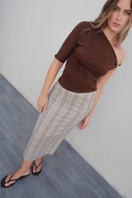 Cargar imagen en el visor de la galería, TOP ASIMÉTRICO APLIQUE