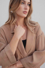 Cargar imagen en el visor de la galería, BLAZER OVERSIZE CRUZADA