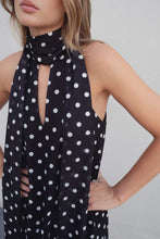 Cargar imagen en el visor de la galería, VESTIDO HALTER LUNARES