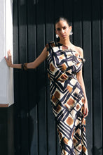 Cargar imagen en el visor de la galería, CUERPO ASIMÉTRICO ESTAMPADO