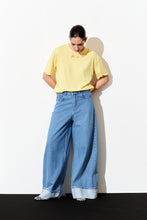 Cargar imagen en el visor de la galería, THE BUTTER STRIPES T SHIRT