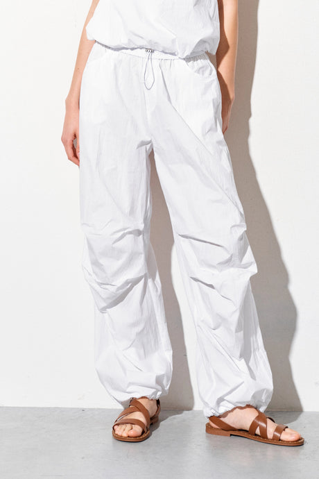 THE WHITE PARACHOUTE PANTS