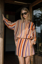 Cargar imagen en el visor de la galería, THE MULTI STRIPES SHIRT