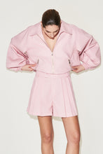 Cargar imagen en el visor de la galería, THE PLEATED SHORTS