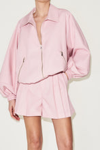 Cargar imagen en el visor de la galería, THE PLEATED SHORTS