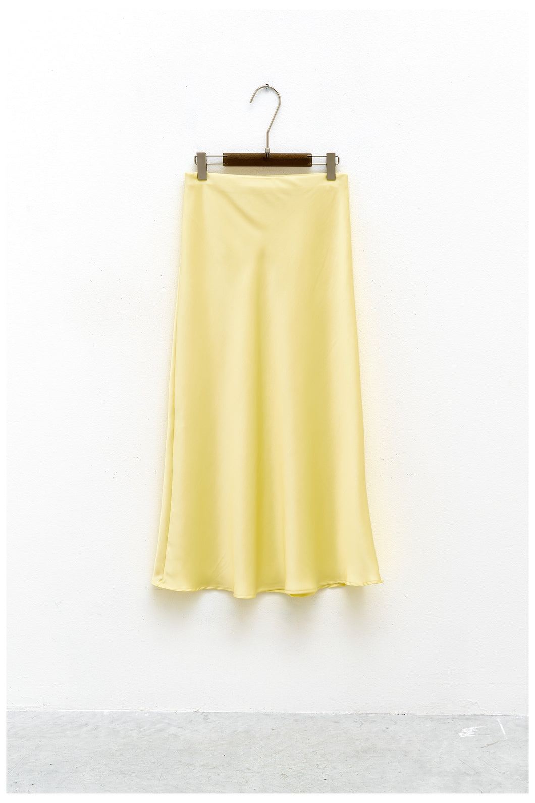 THE SATIN SKIRT