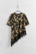 Cargar imagen en el visor de la galería, CAMO T SHIRT WITH LACE