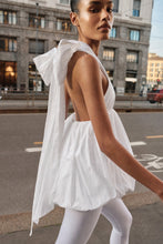 Cargar imagen en el visor de la galería, THE BALLOON HALTER TOP
