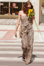 Cargar imagen en el visor de la galería, THE ANIMALIER CARGO PANTS