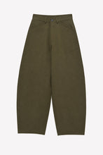 Cargar imagen en el visor de la galería, THE OLIVE BARREL PANTS